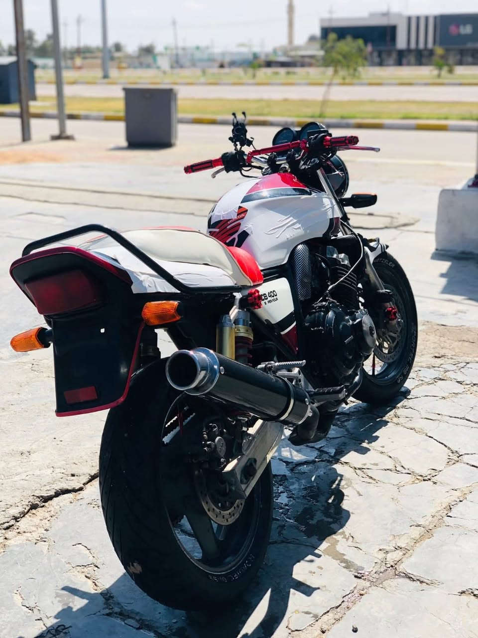السلام عليكم اخوان هوندا CB400 جيل اول 16 ولف كمرك اصولي مدفوع سعر 16 وبيها مجال الرمادي زنكورة/***********
