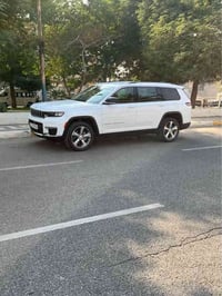 جيب كراند  مديل 22 وارد امريكي  فول مواصفات. عدا الفتحه  ماشيه 42 ميل ...