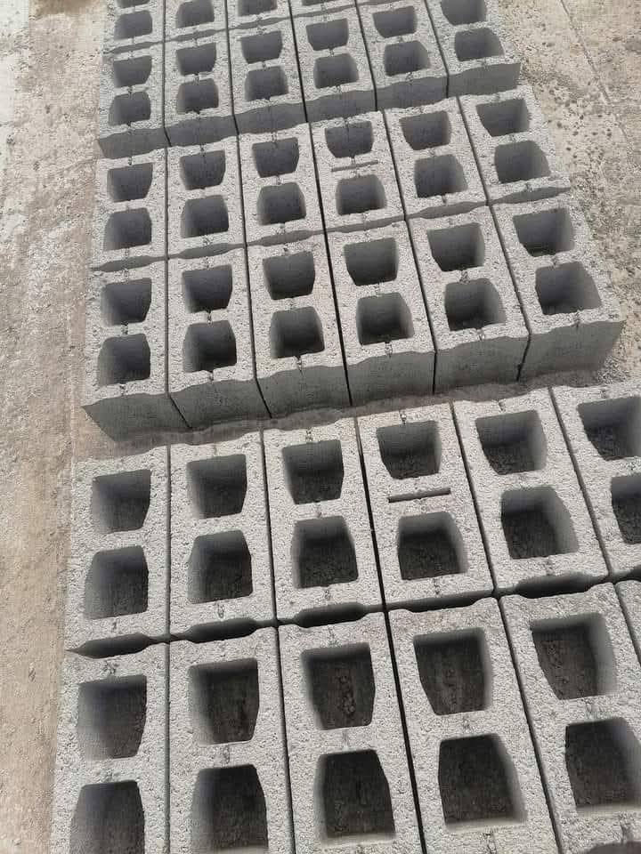 بلوك اوتوماتيكي درجه اولى
بلوك كلب شرط القوه ومتانه 
وأصل الكافه مناطق بديالى سمنت كيلوين وثقيله***********
