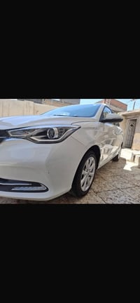 السفن موديل 25 ماشيه 40 الف مكفوله السعر 15 مليون 07710787778