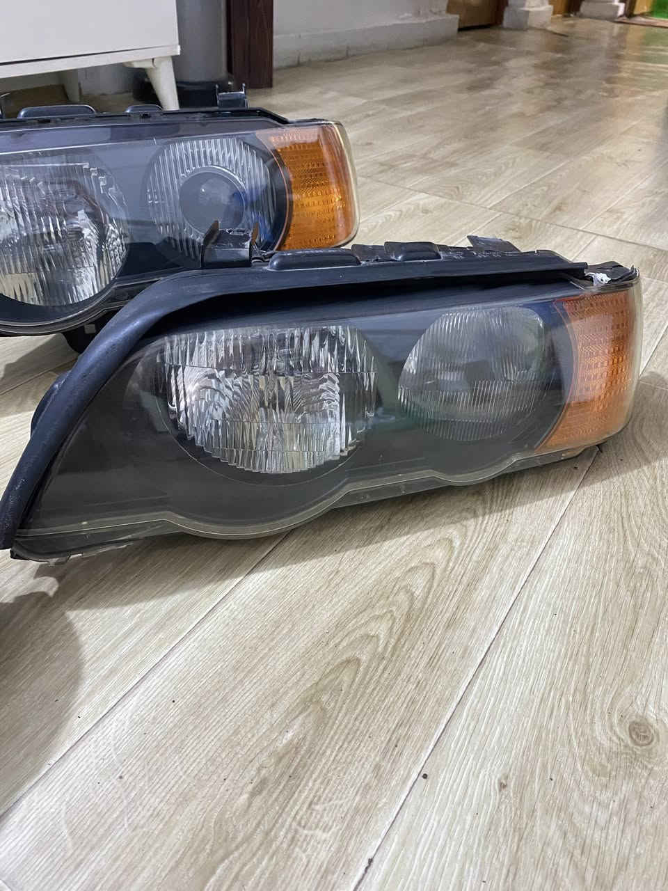 السلام عليكم
لايتات X5,E53زينون واصفر بلادي حاويه لوك


**إذا كنت صاحب هذا الإعلان وتريد حذفه لأي سبب، رجاءا أرسل رسالة إلى الدعم الفني**