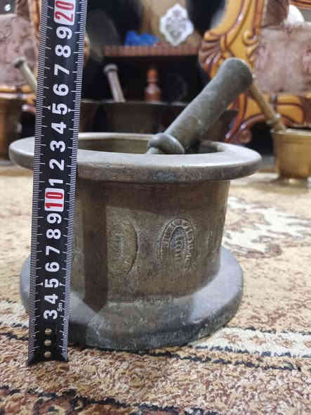 هاون قديم للبيع تفاصيل بفيديو
  تواصل على خاص أو واتساب ***********‬‏
عندي خدمه توصيل كافة العراق
