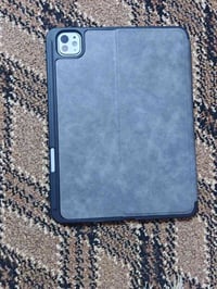 ايباد 11 M4 • جديد بالكارتون • قلم وحافظة