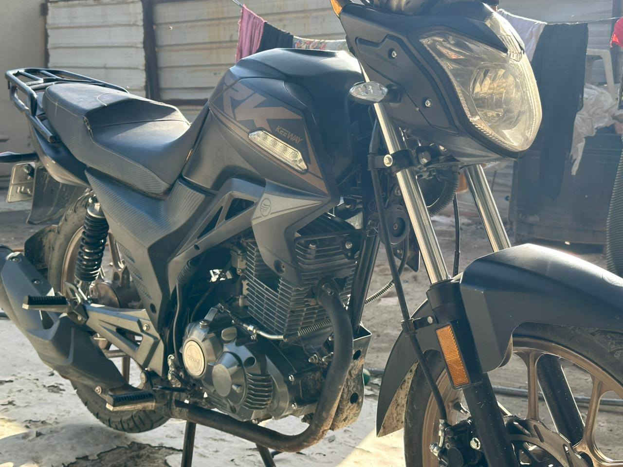 السلام عليكم rk200cc موديل 24 ماشيه 19 الف دراجه نضيفه ومرقمه رقمها اربيل ثاني يوم التحويل سعرها مليونين مكاني بغداد زعفرانيه  واتساب***********
