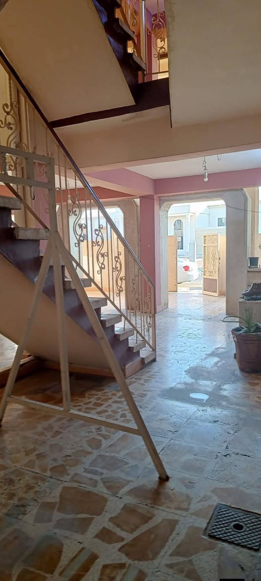السلام. عليكم اعلان جديد ،🏘️🏘️
شقق  للايجار   🏘️🏛️ عدد 6اثنان ارضي و2طابق اول والطابق
الثاني 2شقق
كل شقه تتكون من استقبال+2غرفه نوم +
مطبخ +
صحيات .
الموقع طريق بغداد قرب مجمع بوليفار🏘️🏘️🏘️🏛️
سعر ايجار شقه طابق الارضي 300الف 
سعر ايجار الطابق الثاني 275الف
سعر ايجار الطابق الثالث 250الف 
للمزيد من المعلومات الاتصال والاستفسار بالارقام
☎️***********  ابو محمد 
☎️*********** ابو علي 
او مراجعه مكتب زهرة الخليج حي الواسطي مقابل شقق الغاز السادين القديم عيادة دكتور مثنى نستقبل جميع عروض البيع والشراء وتأجر العقارات والمحلات.تحياتنا لجميع الزبائن االكرام.
