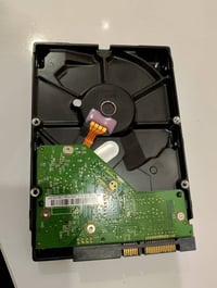 قرص صلب • كمبيوتر مكتبي