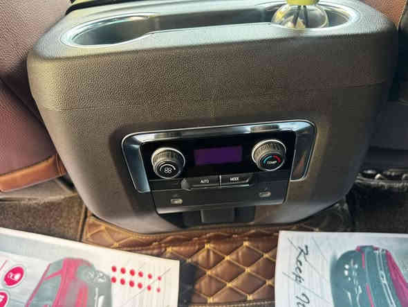 سلام عليكم
للبيع تاهو موديل 2023 مواصفات Ls
شركة المنصور مكفوله كفاله عامه ماشيه
ماشيه 32 الف الأرضيه مغلفه بالكامل
مواصفات السياره 3قطع تبريد
شاشه جبيره +ثلاجه +رادارات جانبيه
كامره خلفيه 360 درجه وباقي لمواصفات معروفة مواصفات لLs
السعر 50 الف دولار يعني 5شدات وبيها مجال بصيط 
مكان لسياره بغداد البلديات تقاطع أمن العامه
رقم الهاتف *********** متواجد واتساب
