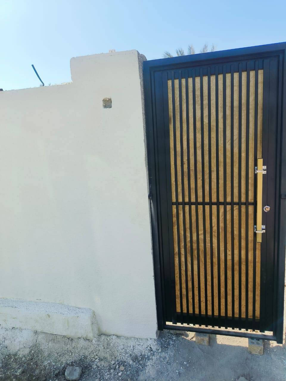 سلام عليكم تم بعون الله تسليم طلب الزبون 
حسب الاتفاق في الوقت محدد 
نعمل أنواع الحداده نعمل بحرافيه شغل درجه اولى 
أبواب 🚪 شبابيك 🏩سقائف ⛺️ محجرات 🎢 فريمات 💈وايضا نعمل تصليحات 
أسعارنا مناسبه 💸
تسليم العمل في الوقت محدد ⏰️
الاتصال ومراسله على الأرقام التاليه 📲***********📱***********
العنوان البصره
