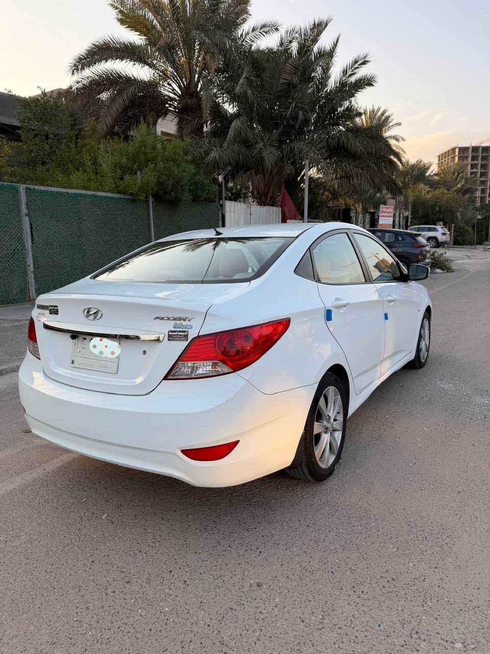 اكسنت 2012 بلو السياره جديده ومكفوله من الصبغ والتعديل والتبديل والبارد والشخوط حتى الدعاميات..
فووول موصفات رقم بغداد
محرك 1600..
فتحة سلايد..
اشاير بل المري..
شاشه وكامره..
ويل كب.. 5
تبريد تدفئه كله على وضع الشركه...محرك كير برغي ممفتوح بيها..
5 تجاوي... اربعه دسك.. دبل ايرباك...
السياره جديده وعلى ايدي وجاهزه للاخير..
..... ***********..... مكاني بغداد الكرخ شارع الضغط قرب الاعلام..
