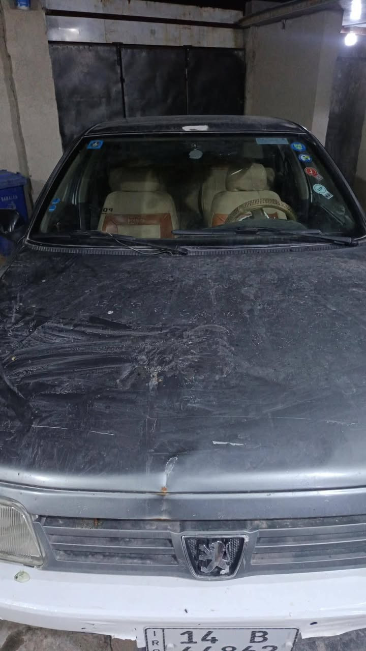 السلام عليكم بيجو 405 المكينه بيها خيط تبخير حداديه جديده تبريد شغال
سياره حلوه وماناقصها شي رقم انكليزي مكاني البصره الزبير السعر 27 وبيها مجال 
الرقم***********
