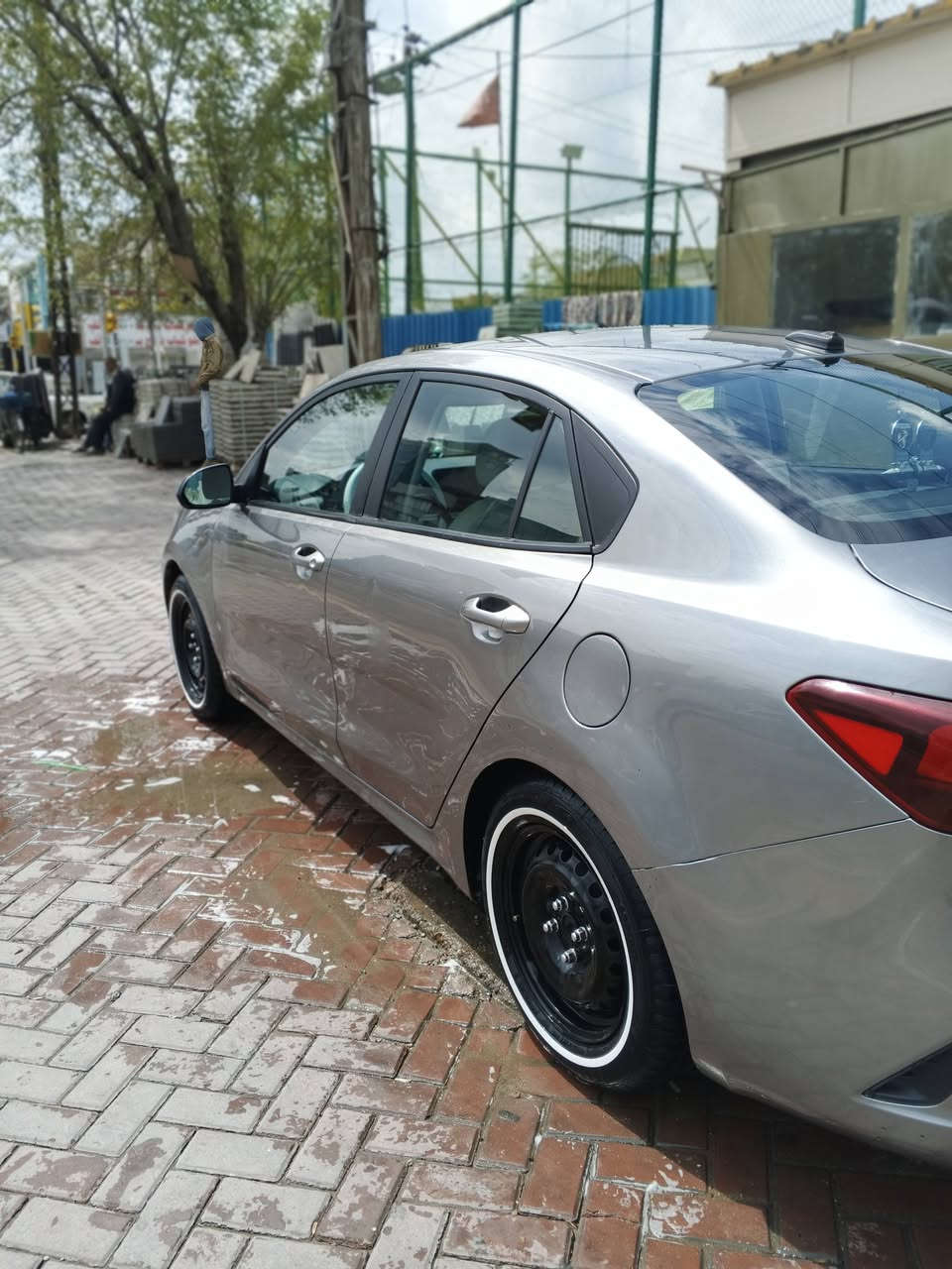 السلام عليكم ريو الشكل الحديث موديل 2022 سياره بيه جاملغين مبدلات وهاي طخه بالدعاميه وقطعته موجوده وبيهه طخطخات بسيطه سياره خير من الله السعر 98 وبيه مجال رقم بغداد بسمي السياره مكاني حي القاهره ***********
