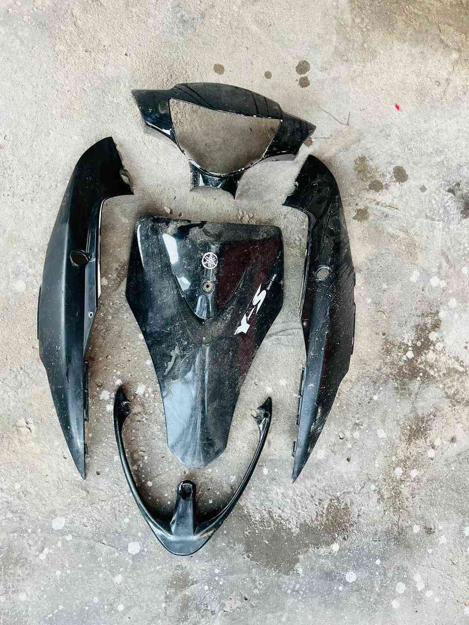 للبيع تريد شلع تريد مفرد
بس الكفر ابيعه كامل مال باله مكاني بصره قبله تواصل ***********
