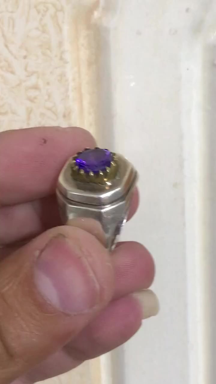 بس الي عرفه يقيمه السعر 50 قفل الناصريه مركز متوفر توصيل داخل مركز


**إذا كنت صاحب هذا الإعلان وتريد حذفه لأي سبب، رجاءا أرسل رسالة إلى الدعم الفني**