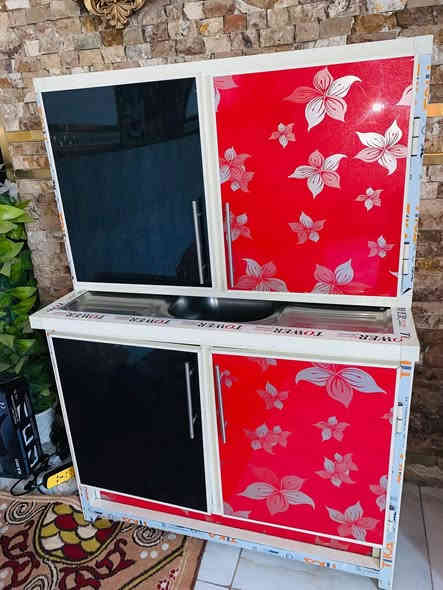 عندي كاونترات مستخدم نضيف تسكام المنيوم أي ضرر مبي نضيف جداً مكان بغداد اكو توصيل *********** بي وتساب
