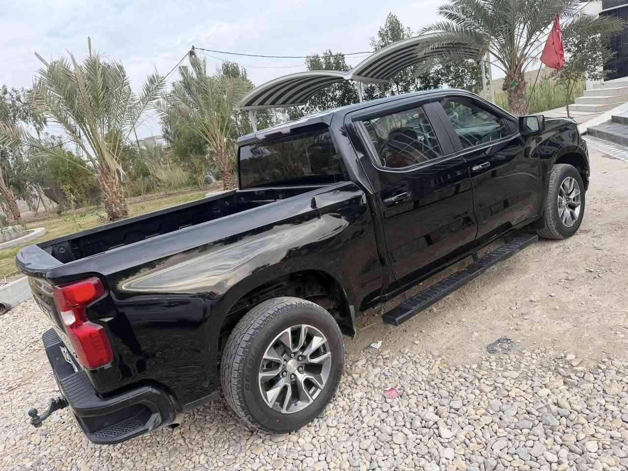 السلام عليكم سلفرادو للبيع او مراوس
السعر 250موديل 2021 محرك 8 حجم5300 باب جبير بدي قصير سياره جاهزه من كلشي مكان السياره واسط الزبيديه ***********
