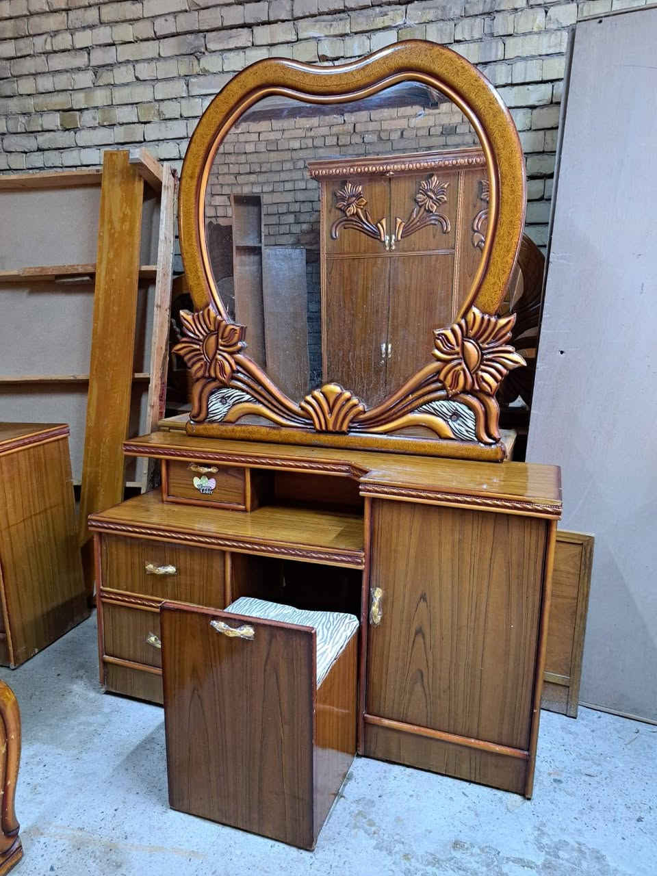 السلام عليكم غرفه للبيع مكونه من 6 قطع صاج داخل خارج  نظيفه مابيها اي اضرار تلمع لمع  الظهر جرجوبه السعر 600 قفل مكان بغداد اي استفسار شراي خاص تفوتكم غرفه عرسان


**إذا كنت صاحب هذا الإعلان وتريد حذفه لأي سبب، رجاءا أرسل رسالة إلى الدعم الفني**