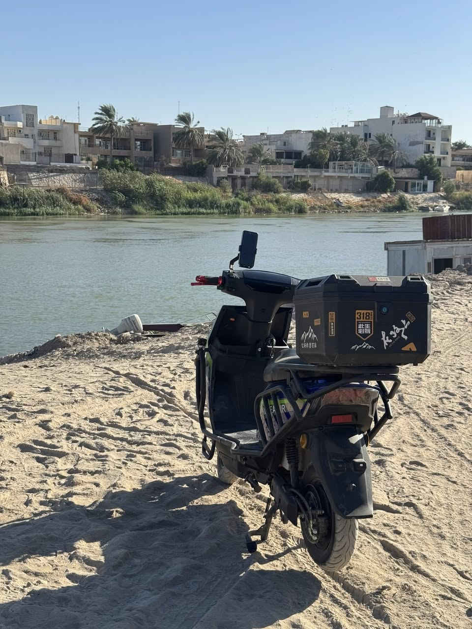 سلام عليكم 
دراجه شحن للبيع موديل 2025 
 دراجه جديده ما مستعمله هواي كما موضح بل صور بطاريات جدد دراجه ما مبدل بيها اي  حجم بطاريه 36امبير 72 فولت عدد ٦
بريكات Abs.  عدم انزلاق 
عدسات اثنين جانبيه 
سعر 700. وبيها مجال 
رقمي 
***********
