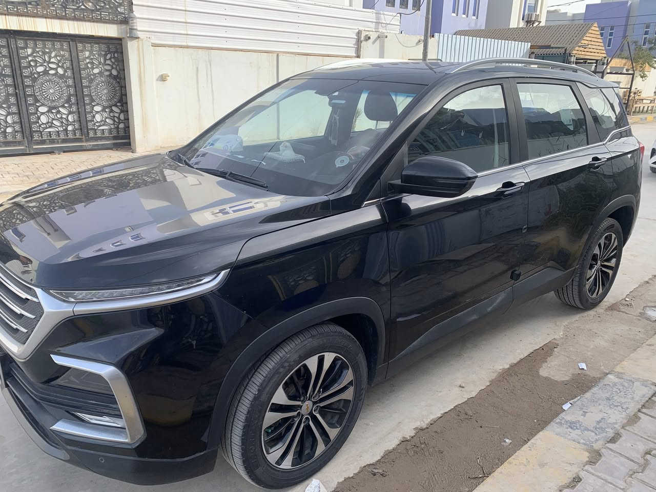 #شوفرليت#كابتيفا- #برمير- #اعلى فئة فول فول مواصفات
#السعر 160
#موديل2023

-7راكب

#محركV4-1.5تيربو-القدرة الحصانية148حصان مع ناقل حركة كير نوعCVTاتوماتيك

واجهات أمامية وخلفية جديدة

ميزة دخول المركبة بدون مفتاح

بصمة عدد2

العجلات المعدنية بقياس18بوصة

مصابيح أماميةLEDاوتوماتكية

مصابيح خلفية جديدةLED

فتحة سقف بانورامي

مرايا خارجية مع إشارات الانعطاف

تحكم في الصوت ومثبت السرعة من عجلة المقود(تحكم استرين اتجاهين)

وسادات هوائية عدد6（أريباك)

كآمرات عدد1

نظام صوتي مع6سماعات

نظام مراقبة ضغط الإطارات

نظام المساعدة على الركن الأمامي(حساسات امامية)

نظام المساعدة على الركن الخلفي

(حساسات خلفية)

نظام الثبات الإلكتروني

‏Auto Hold

‏Android Auto

‏Apple Car Play

‏USB , Type C , Bluetooth

هاند بريك-دكمة(كهرباء)

شاشة لمس ملونة قياس

شاشة العدادات الرقمية قياس7بوصه

تحكم تكييف أتوماتيكي مع وجود قطعتين تبريد

نوافذ كهربائية التحكم

مقاعد مخمل7راكب

تعديل مقعد السائق كهربائيا ب6وضعيات

تحكم كهربائي بالمرايا الجانبية

رقم بغداد بأسمي

موجودة بالسماوه

للمعلومات الاتصال على الأرقام التالية
***********
