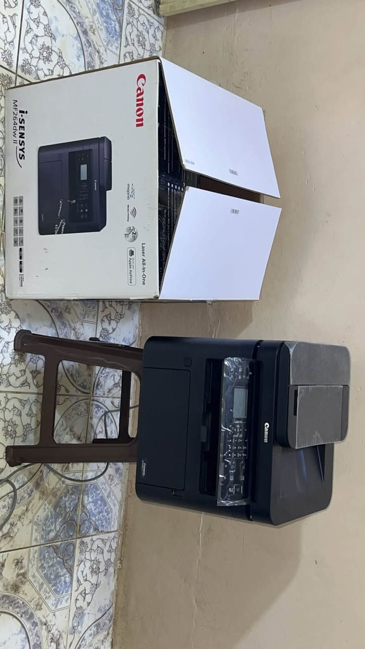 للبيع طابعة Canon i-SENSYS MF264dw II بحالة جديدة جداً، استخدامها كان فقط للتجربة.

✅ عداد الطباعة كما موضح بالصور (١١٣ صفحة إجمالي، منها ٥٠١ صفحة سحب ضوئي).
✅ لم تُستخدم إلا لطباعة بند واحد ورق فقط.
✅ الحبر الأصلي الموجود من الشركة لا يزال مركباً ولم يتم استبداله.
✅ مع الكارتون الأصلي وجميع الملحقات.

المواصفات:

* 🖨️ طابعة ليزر متعددة الوظائف.
* 📄 طباعة أبيض وأسود فقط.
* 📠 نسخ (Copy).
* 📷 سكانر (Scanner).
* 📶 تدعم الطباعة اللاسلكية (Wi-Fi).
* 📱 تدعم الطباعة من الهاتف.

ملاحظة:
❌ ليست طابعة أحبار سائلة.
✅ تعمل بكارتج (Toner) ليزر.
❌ لا تطبع ألوان.

💰 السعر: (375) بيها مجال بسيط 

📞 للاستفسار: ***********

الطابعة نظيفة جداً وجاهزة للاستخدام مباشرة، فرصة لمن يبحث عن طابعة بحالة الوكالة وبسعر مناسب.
