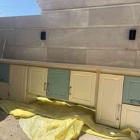 مُلحق كاونتر للبيع العرض 3.2 متر  السعر 350 الف  للتواصل:07716645870