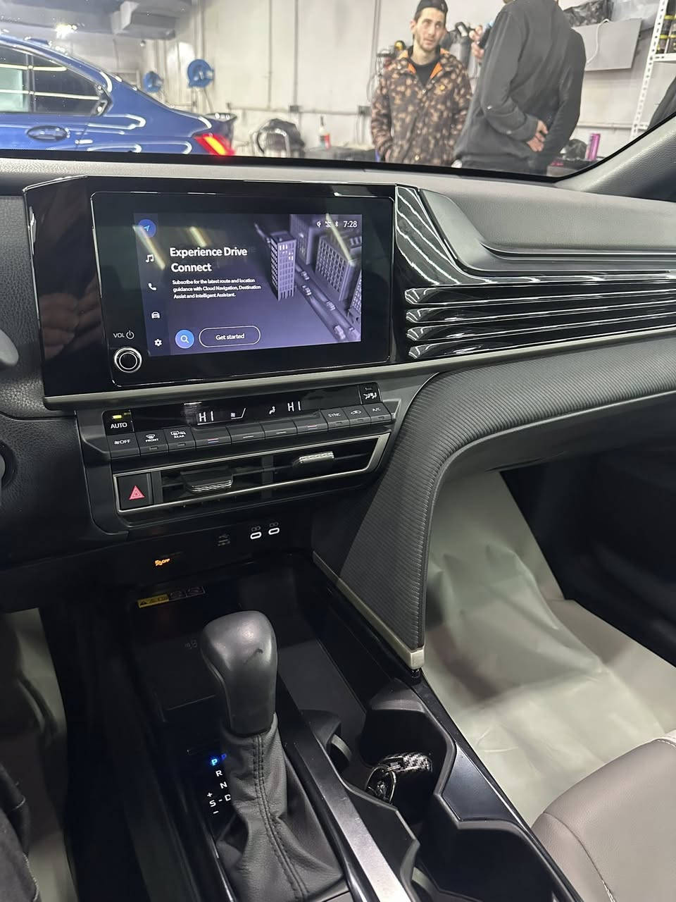 السلام عليكم
تيوتا كامري موديل ٢٠٢٥ هايبرد فئة SE ماشية ١١ ألف مايل رقم بغداد بأسمي تحويل ثاني يوم السعر ١٩٣ وبيهة مجال السيارة موجودة بأربيل تفاصيل أكثر اتصل على الرقم ***********
***********
