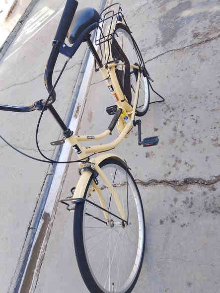 للبيع بايسكل بناتي حجم 26 جديد شركة سانتوس صارلة شهر من نازل سعر خاص او اتصل *********** مكانة صويرة بل شاملة
