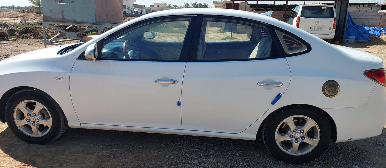 السلام عليكم اخواني الاعزاء من رخصت مدير الكروب سيارة افانتي خليجية موديل 2007  محرك 1600
تدفئة تبريد  وكلشي شغال وبلادي والصبغ البيها بدون حادث والسونار مرفق مع الصور والسيارة بأسمي 
نظيفة على ايدي ما ناقصها اي شي  .
السعر 89 بيها مجال المكان قضاء بلد ناحية الحاتمية للاستفسار الاتصال على الرقم ***********
