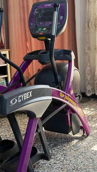 للبيع جهاز ارك ترينر  لايف فتنس اخو الجديد استخدام بسيط العنوان بغداد  السعر ٦٥٠$ للاستفسار ***********
