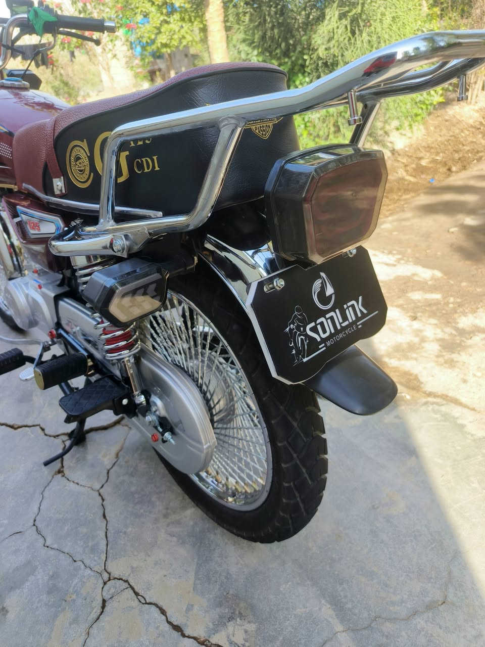 دراجه للبيع موديل 25
محرك(4) كير
اوراق كامله
كهربائيات كله شغاله 
لون /ماروني/
عنواني «صويره» 
لسعر ولتواصل خاص اوتصال ع لرقم ***********
