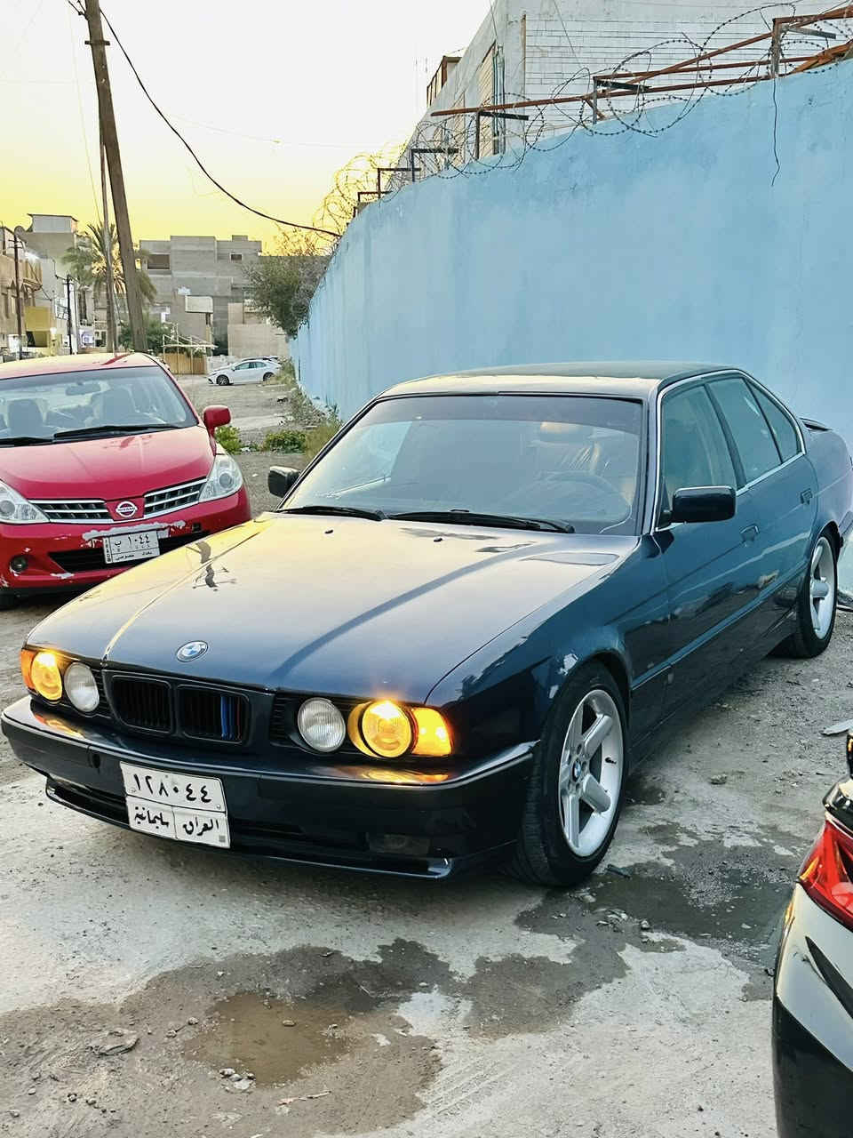 للبيع بي ام 525 موديل 1994 رقم سليمانيه بسمي
صبغ عام جماليه فقط
مكينه مسكر فانوس جديده كير اوتو جديد 
اخوان سياره M اصل داخل خارج M اصل. 
صدر تخم تاير تبريد كله جديد. مابيها نقص برغي
منصومة زنون كامله شادها ب 3 دولار. سياره مصروف عليها
سعر 68 وبيها مجال مكاني الأنبار قضاء القائم رقمي ***********
