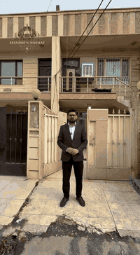 مو كل فرصة عقارية تعتمد على حداثة البناء…
أحياناً القيمة الحقيقية تكون بالموقع.
🏡 بيت للبيع في بختياري — أربيل
في واحدة من أهم وأقوى مناطق أربيل السكنية، مكان مطلوب دائماً وقريب من الخدمات الرئيسية.
هذا البيت خيار ممتاز للناس اللي تبحث عن:
✔️ موقع مميز
✔️ استثمار مضمون
✔️ إمكانية تجديد البيت حسب الذوق
📐 المساحة: 100م | طابقين
تفاصيل البيت:
▫️ كراج بنظام صيحات خارجي + درجة خارجي
▫️ مطبخ حار وبارد
▫️ صالتين
▫️ 3 غرف نوم (واحدة ماستر)
▫️ طابو صرف — تسجيل فوري باسمك
البيوت في بختياري تبقى محافظة على قيمتها بسبب الموقع،
وهذا الشي يخليها فرصة شراء ذكية أكثر من مجرد بيت للسكن.
📞 للاستفسار:
***********
***********
#اربیل #بختیاري #عقار #فرصة_استثمار #بيت_للبيع
