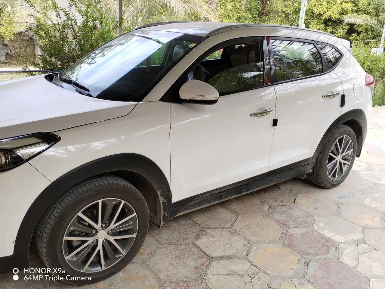 توسان خليجي  2017 ضرر بس الي بالصوره شخط بالباب مثل ما موضح بالصوره ب اسمي 
*********** متواجد واتس اب
