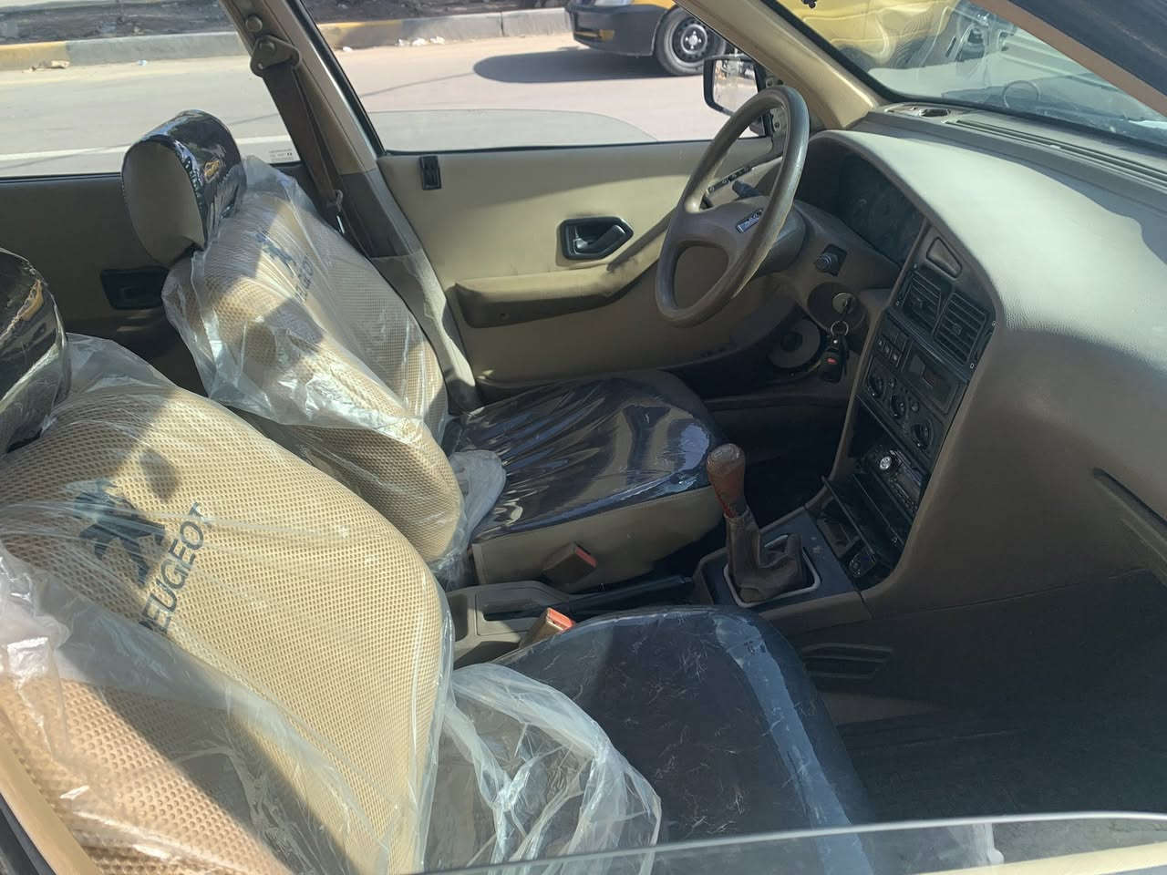 السلام عليكم بيجو جل اكس 2009 للبيع
رقم بغداد انكليزي سنوية لل 26 كير محرك مكفول تبريد

نقص كمبريسر مدوشمه كاعيه وكشنات كهربائيات شغاله

تخم تاير جديد صدر امام خلفي جديد السعر 34 وبيهه مجال

بسيط مكان بغداد متواجد نت للاتصال ***********
