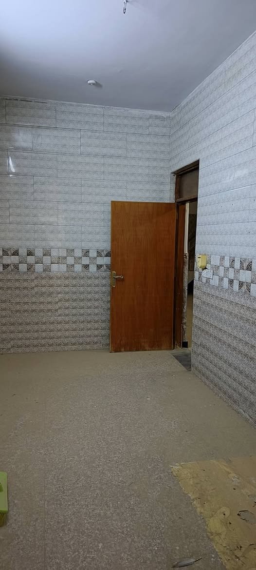 بيت مساحة 156 متر بالكفاات طابقين بناء 2020 اربع غرف نوم
. الطابق الاول مطبخ + هول + استقبال+ غرفتين نوم + صحيات ومنور 

. الطابق الثاني غرفين نوم وهول وصحيات وسطح 

للاستفسار 

اكتب تم 

يصلك السعر خاص

 ***********

***********
