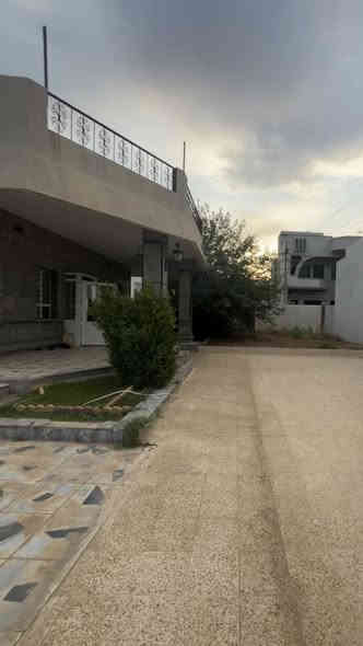 اعلان 79 

دار للبيع 

حي الملايين قرب معمل الاخشاب 

560م واجهة 22م زراعي 25

طابقين اربع غرف استقبال

السعر التلكرام 👇🏻
https://t.me/walidhamo

#مكتب_النجمة 
📍بعويزة قرب محطة السادة
***********
***********
نستقبل كافة عروضكم
