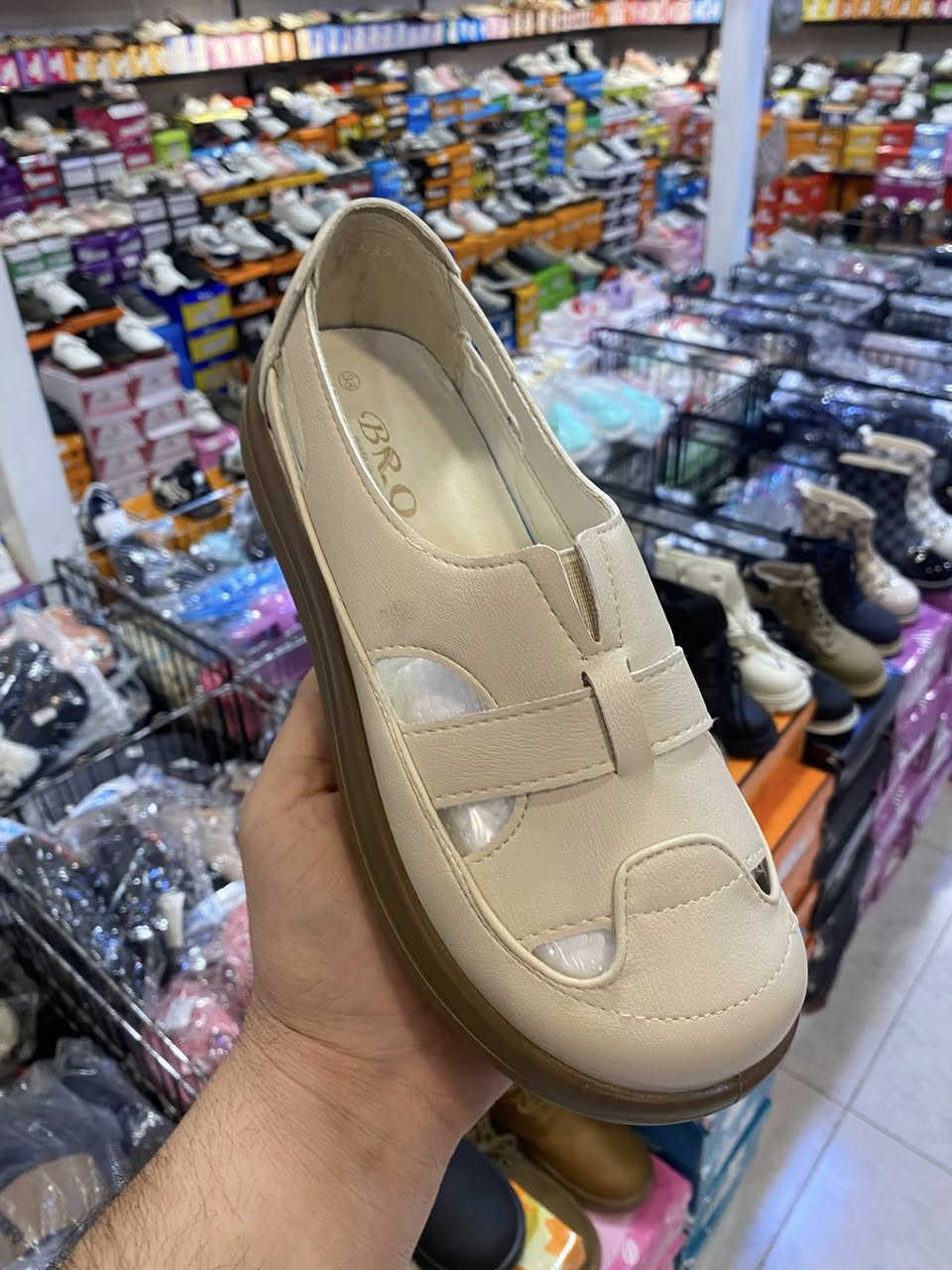 جديد بضاعة العيد 
صندل نسائي صيفي 
اسفل طبي درجة اولى 💯💯
ثلاث الوان موديل جميل 
قياسات ٤١/٤٠/٣٩/٣٨/٣٧

⭕ العنوان موصل حي المهندسين مول قوارير
      الطابق الثاني 

⭕يوجد توصيل داخل الموصل 

⭕هاتف ***********

⭕هاتف ***********
