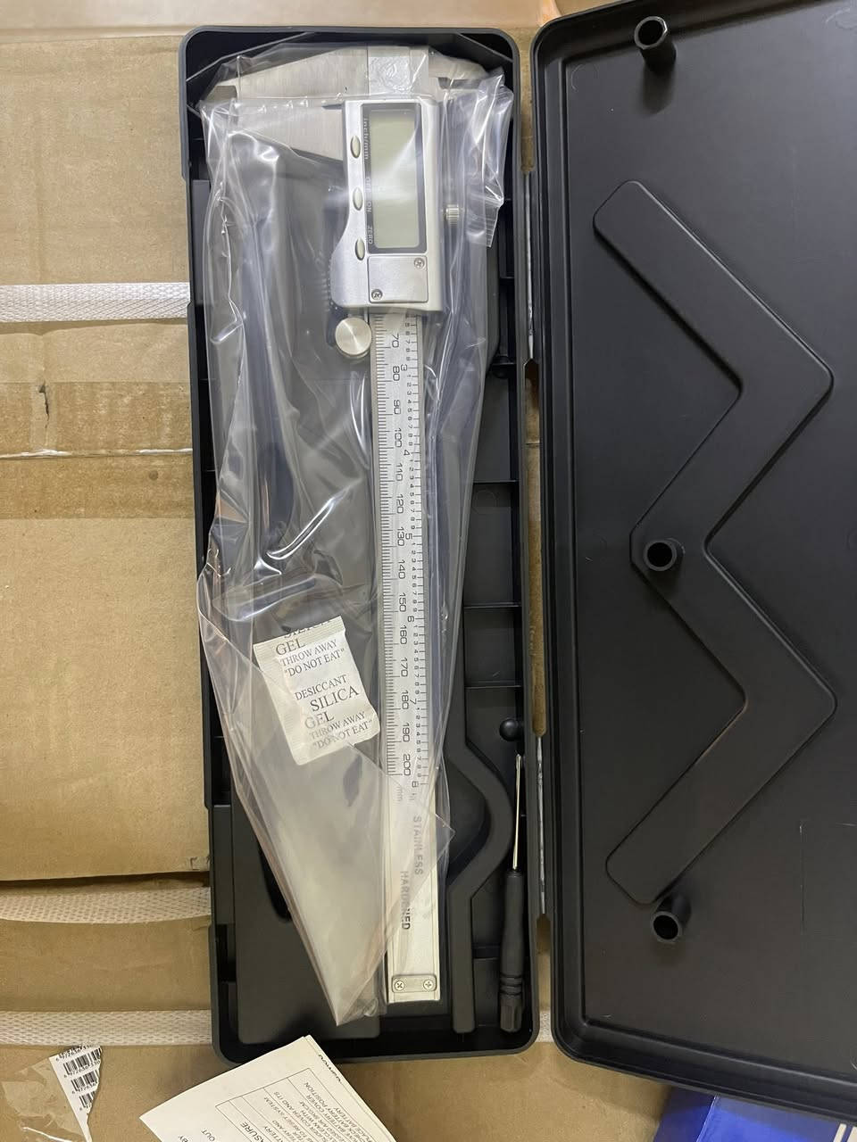 ---

🔧 قياس ديجيتال 200mm - 8 إنج - دقة عالية 🔧

مواصفاته:
ستيل مقسى ضد الصدأ
شاشة ديجيتال كبيرة وواضحة  
يقرأ بالملي متر + الإنج
يجي ويا بطارية وكيس حفظ

:
أم 150 = 
أم 200 = 
أم 300 = 

توصيل لكل العراق متوفر  
للطلب اتصل أو واتساب: ***********
