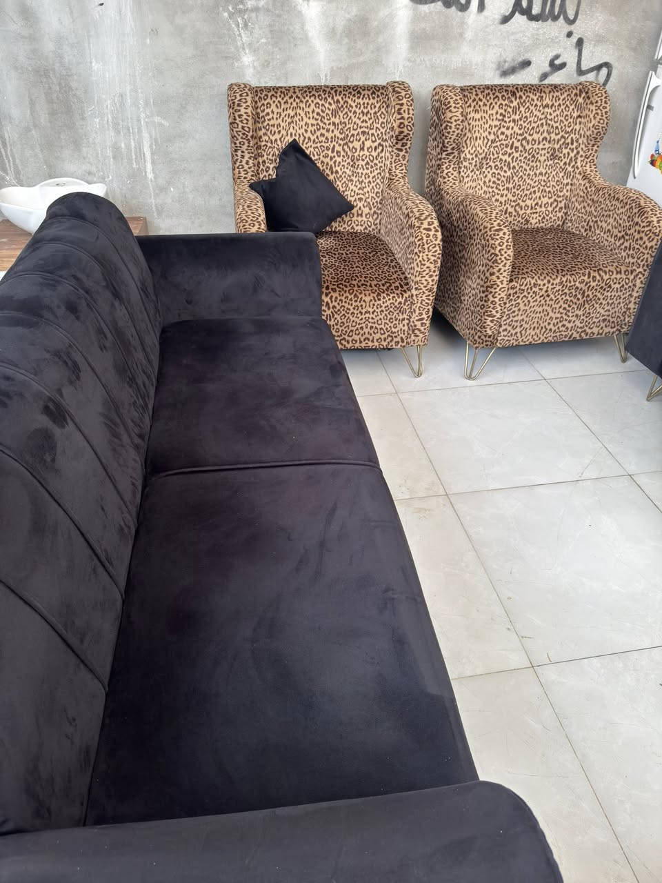 للبيع
طخم قنفات نضيف جدا 
350 وبي مجال قليل 
***********
