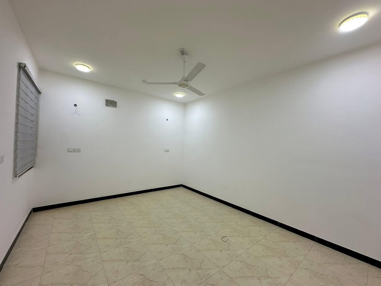 بيت للبيع في مجمع الكوثر
مساحه 200 طابقين على الشارع
جاهز للسكن
للاستفسار واتساب
***********
