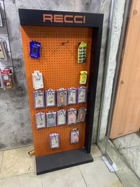 عارضه وجهين مع ١٧ هوك + ميز كاشير مثل ما موضح بصوره تواصل وتساب ٠٧٨٠١٦...