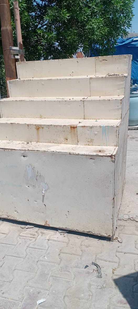 قراض للبيع كلها شغاله السعر تواصل عل رقم ***********
