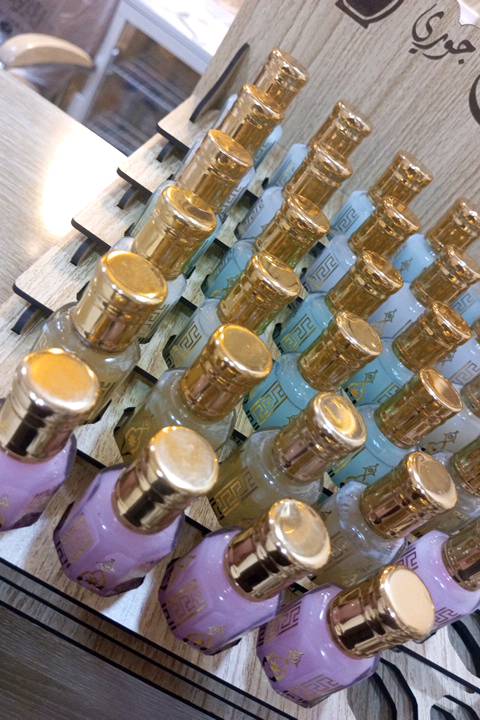 عطور زيتيه تركيب أمام المستهلك تركيز عالي وعطور ثباتيه