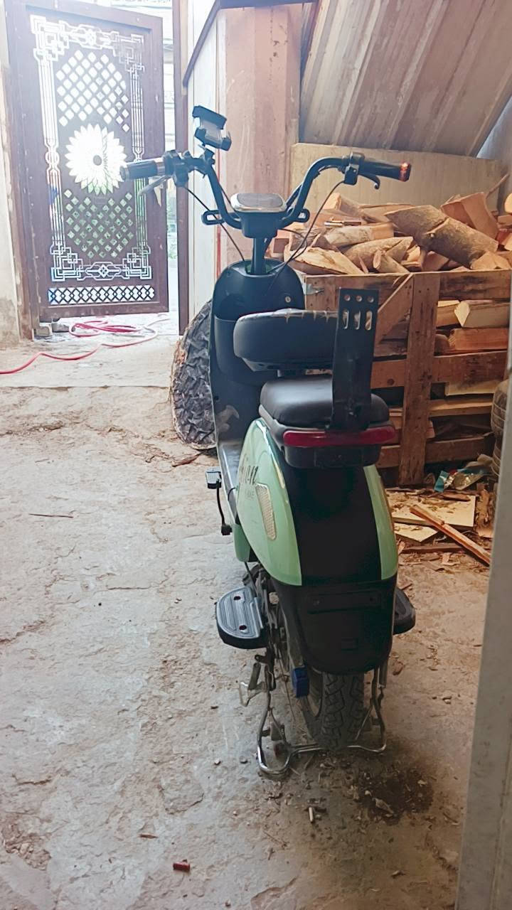 دراجه شحن للبيع ✨
لايت عالي ناصي✨ 

اشاير يمنه يسره ✨

مفتاح 🔑واحد ✨

بصمه تقفل، تفتح، نضام تشغيل عن بعد ✨

نضام تشغيل عن بعد ✨

السعر 250 وبيها مجال 

للتواصل والاسفسار *********** واتساب ✨
