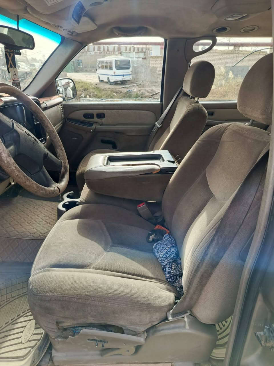 سلام عليكم يوكن 2001 فحل شرط تحويل اجره رقم بغداد دواخل جديده كهربأيات كلهه شغاله تخم تاير حداده جديده كير ومحرك خير من الله 8100 كير 1000 سعر 60 وبيه مجال عنوان بصرة زيير رقم ه‍ ***********
