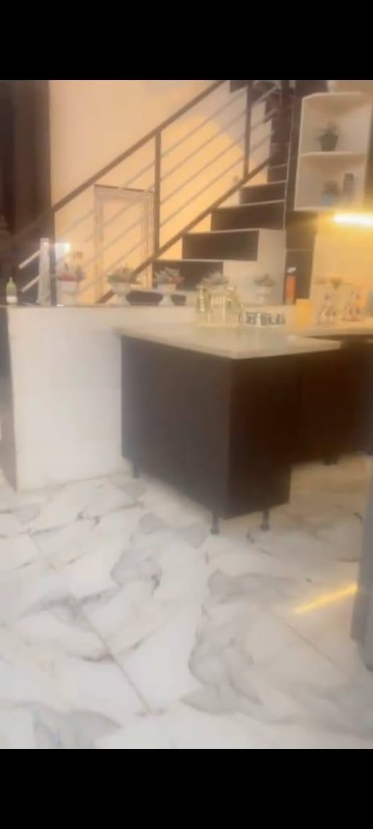 السلام عليكم
دار حديث للبيع المساحه 120متر المكان حله محيزم الرابعه قرب مدرسه بابل قرب شارع ميه يحتوي على 3غرف نوم وصاله وحمامات عدد 3 ومطبخ مفتوح على الهول السعر اتصال رقم صاحب الدار  ***********
اني مكلف بالنشر اعتذر من الخاص
