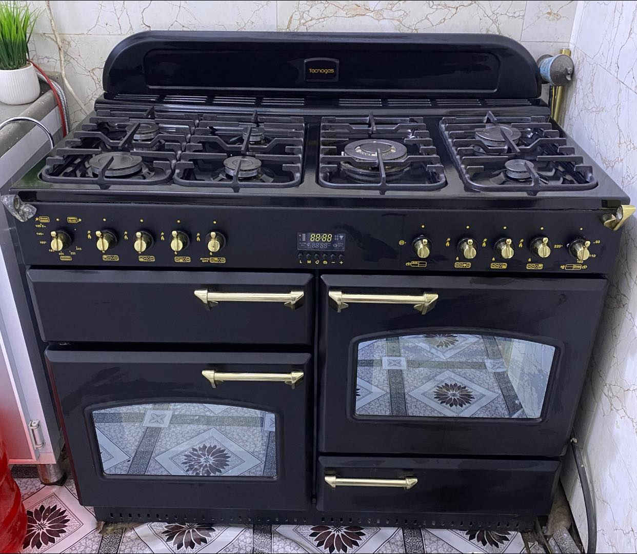 طباخ تكنو كاز الإيطالي الأصلي للبيع جديد مثل مواضح امامكم جديد غير مستخدم فقط الفرن الغاز مالتة مستخدم يحتوي 7مشاعل وفرن غاز وفرن كهرباء وفرن يشبه القلاية الكهربائية للبيع للاستفسار مراسلة الصفحة


**إذا كنت صاحب هذا الإعلان وتريد حذفه لأي سبب، رجاءا أرسل رسالة إلى الدعم الفني**