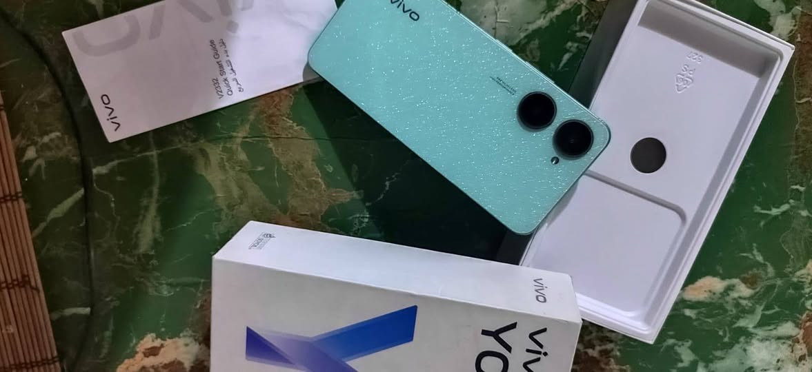 سلام عليكم جهاز خو جديد ٨٥ قفل
ذا هو هاتف Vivo Y03 الذكي باللون الأخضر الجوهري.يتميز الهاتف بتصميم ثلاثي الأبعاد يشبه الأحجار الكريمة مع سطح مقاوم للغبار والماء بمعيار IP54.يأتي الهاتف مع ذاكرة تخزين 128 جيجابايت وذاكرة وصول عشوائي (RAM) سعة 4 جيجابايت.يعمل الهاتف بمعالج Mediatek Helio G85 وبطارية بسعة 5000 مللي أمبير.


**إذا كنت صاحب هذا الإعلان وتريد حذفه لأي سبب، رجاءا أرسل رسالة إلى الدعم الفني**