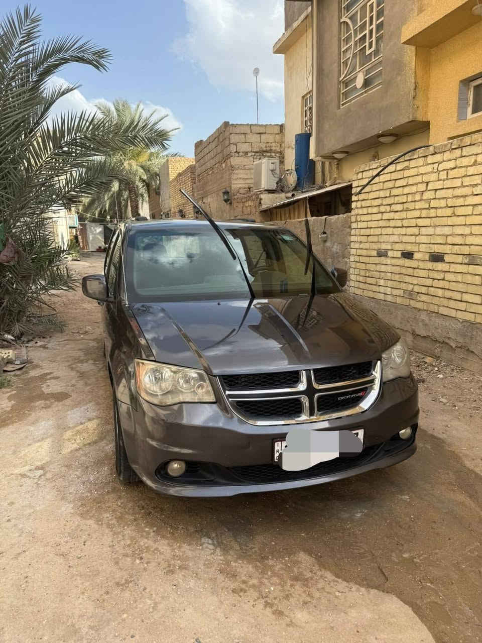 السلام عليكم للبيع او مراوس 
‏دوج كرفان 2018
‏مواصفات sxt فول 
‏بيبان كهرباء 
‏جنطة كهرباء 
‏كشن سايق كهرباء
‏جام كهرباء 
‏نضام ايكو اقتصاد بانزين 
‏كشنات vip ملكي 
‏كشنات بلع +جلد
‏فرس ارضي 
‏ثلاث قطع تبريد 
‏تثبيت سرعة
‏مانع انزلاق 
‏باتري جديد
‏تخم تاير جديد قبل كم يوم شديتهن 
‏حادثها بامريكا 3 قطع بدون ايرباك صور حادثها موجودة بالخاص 
‏وبيها رشات صبغ فقط بلعراق اثر شخوط و توحيدلون بدون ضربه شرط شاصي لغد ايرباك مكفول السعر 146 و بيها مجال 
‏رقم بابل دولي باسمي تحويل ثاني يوم هزه جديدة 
‏مكاني كربلاء 
‏للاتصال ***********
موجود على الواتساب 
‏
