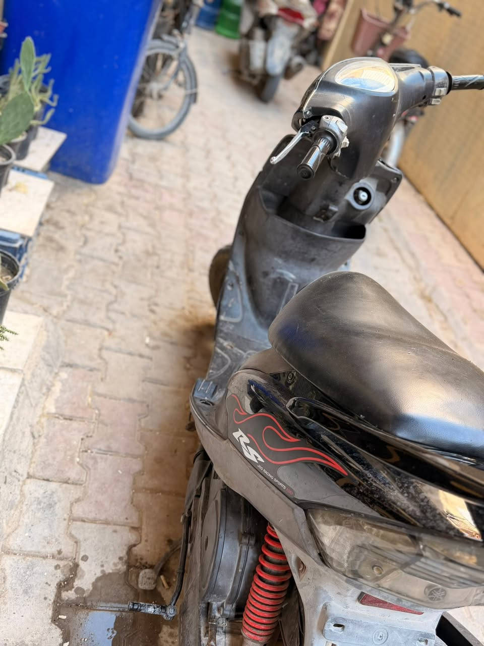 سلام عليكم حبايب ماكس عدله للبيع دراجه نضيفه برغي مامفتوح بيه وكفراته اصليه موجودات بس ليط مالتهن مكسورات +صالنصه موجوده بلاديه مالته + اطيك FM هديه واطيك كفرات شادهن هذني هم هديه دراجه بوشه 49 بلاد برغي مامفتوح بيه نهائيا للاستفسار اكثر ***********
