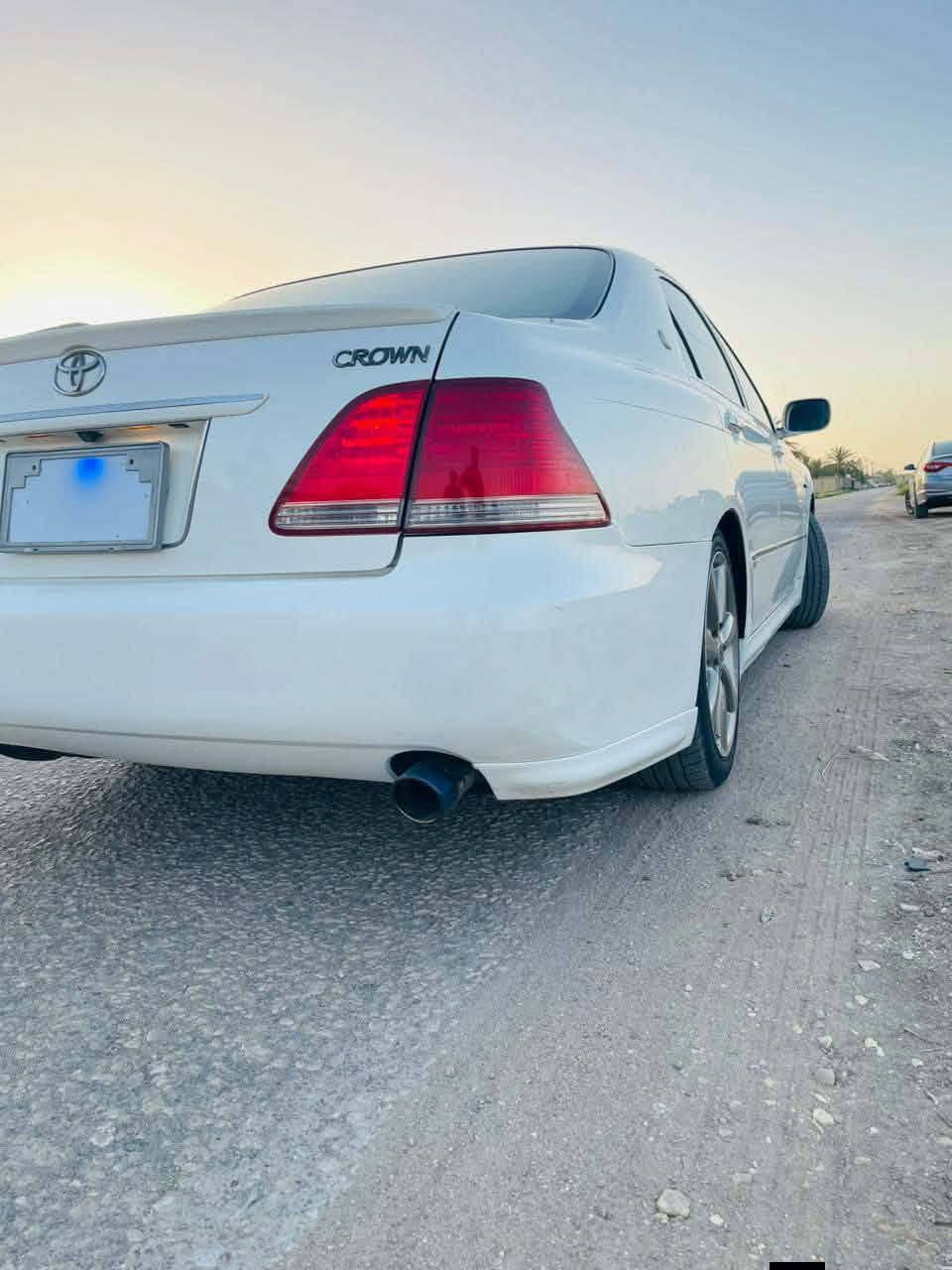 سلام عليكم 
2004
لون صدفي
رقم بصرة تسجيل جديد شرط التحويل
كفالة عامة 
شاصي 82
3 دكم 
سترين كهرباء
لايت دوار 
داخل اسود
الكشنات قرميدي جلد)
قطعتين تبريد
تخم تاير جديد 
تخم دبلات توني شادة 
تبريد ثلج 
بلوتوث زرع 
منظومة زنون كاملة 
مكينة خير من اللة 
السيارة بيها تورباين ( بحساب كير ينزل من سعرها سعر الكير 3 ورقات )
السعر 142 وبية مجال 
مكاني بابل 
***********
